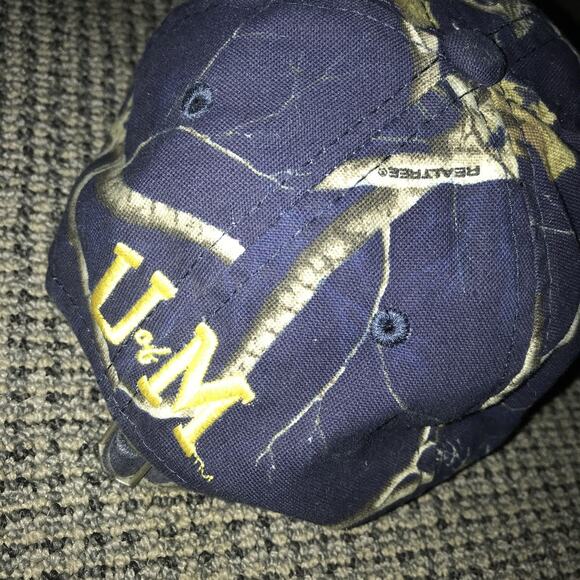 Michigan Wolverines Blue Camouflage Adjustable Hunting Hat By Signatures - Picture 3 of 4